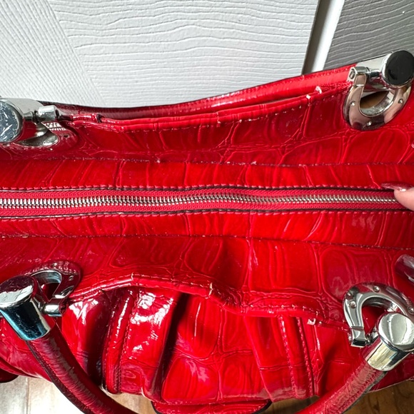 Vintage Guess One of their Iconic Leather Like Croc Print Bags - Picture 8 of 16